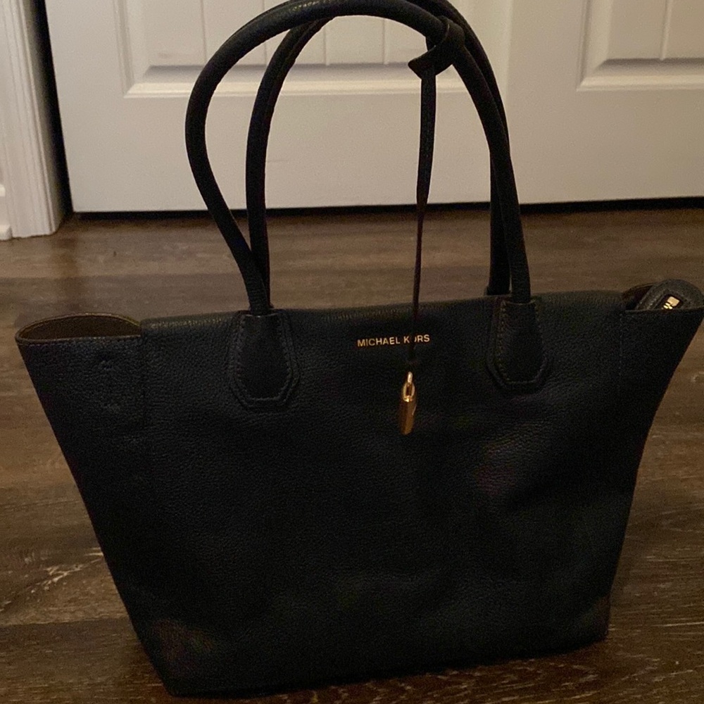 In good condition Michael kors tote bag